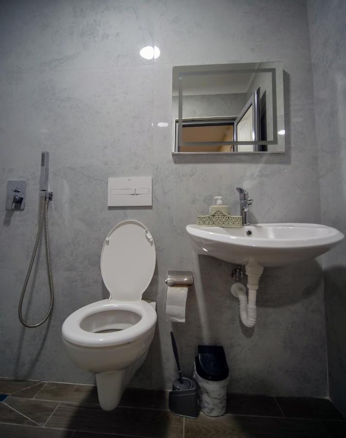 Hanna & Solei Hotel Berat Bagian luar foto