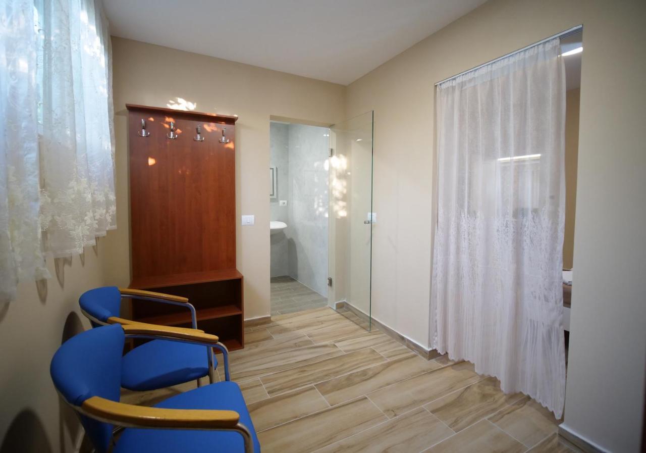 Hanna & Solei Hotel Berat Bagian luar foto