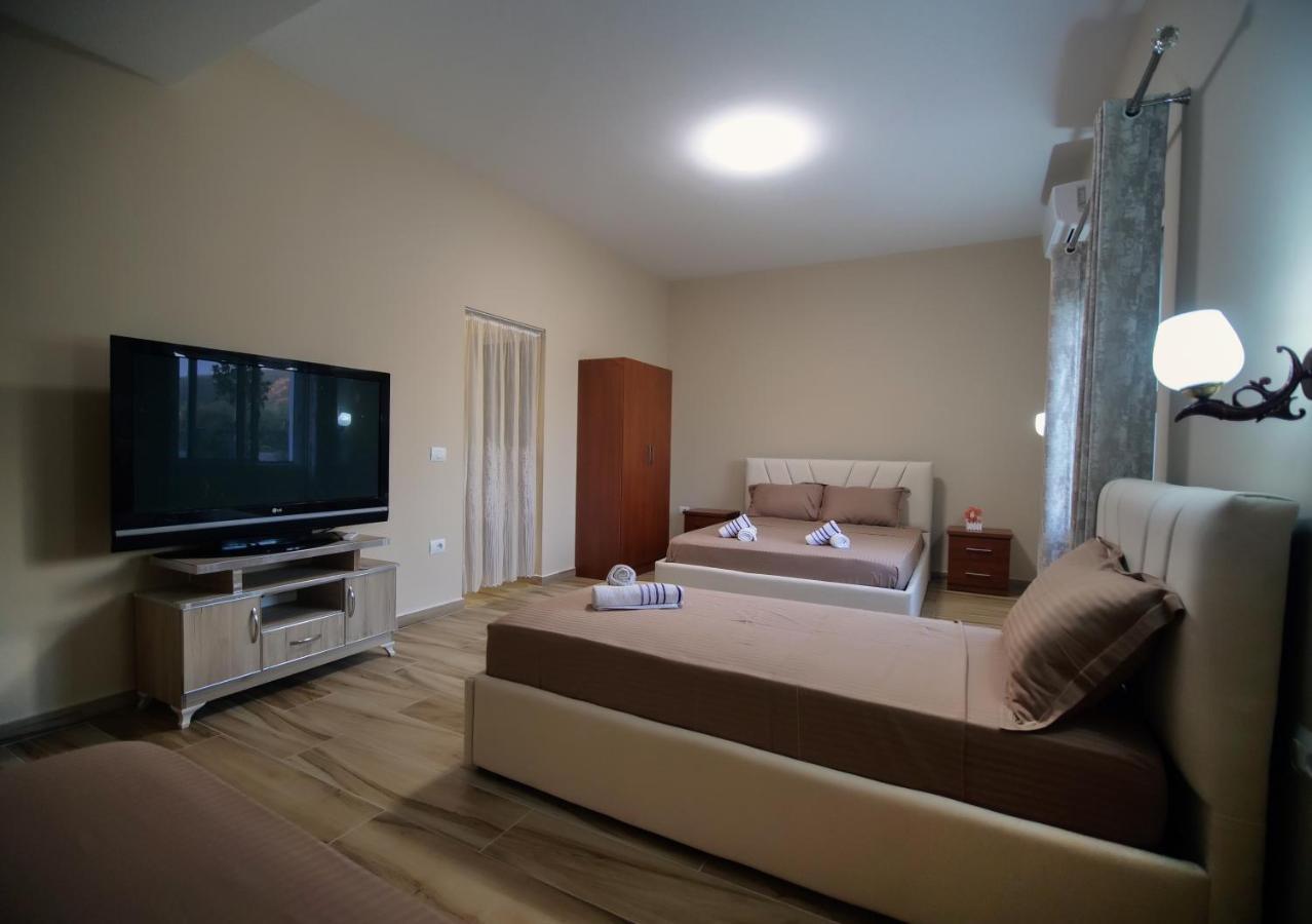Hanna & Solei Hotel Berat Bagian luar foto