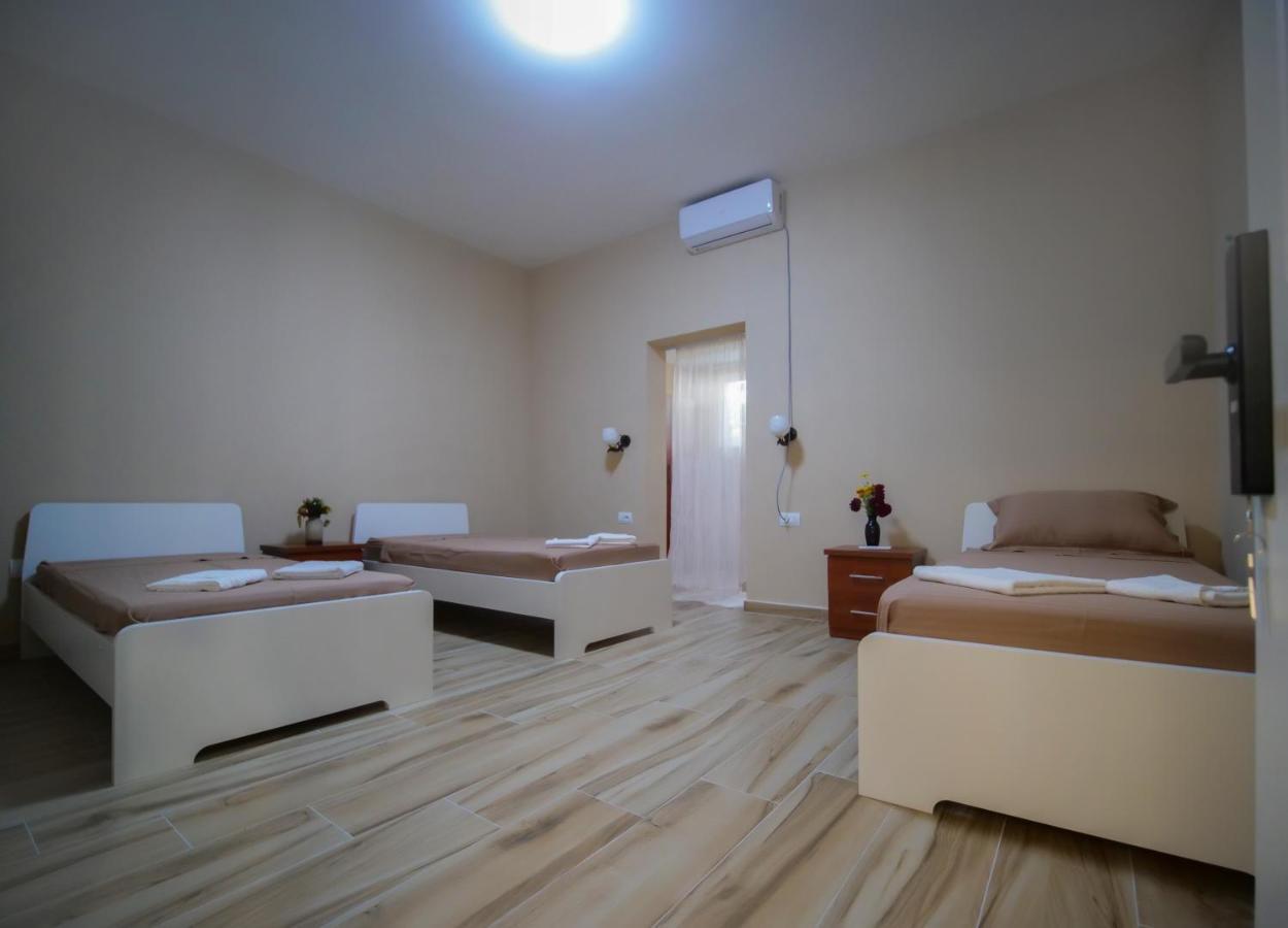 Hanna & Solei Hotel Berat Bagian luar foto