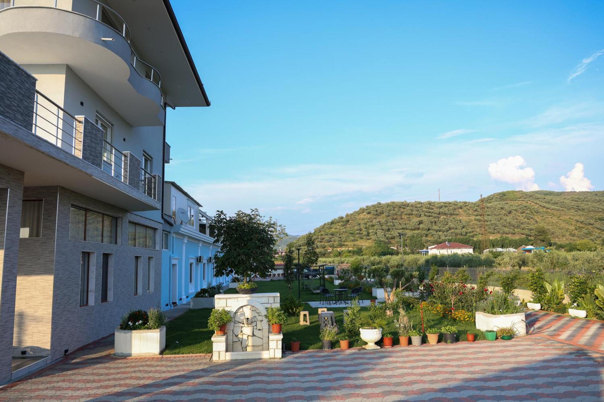 Hanna & Solei Hotel Berat Bagian luar foto