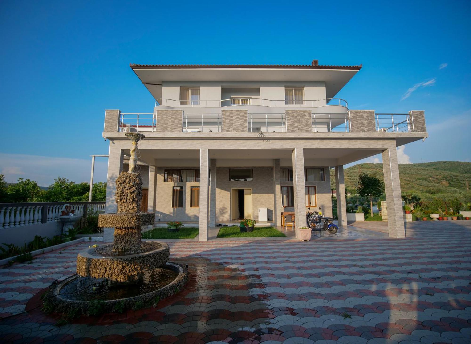 Hanna & Solei Hotel Berat Bagian luar foto