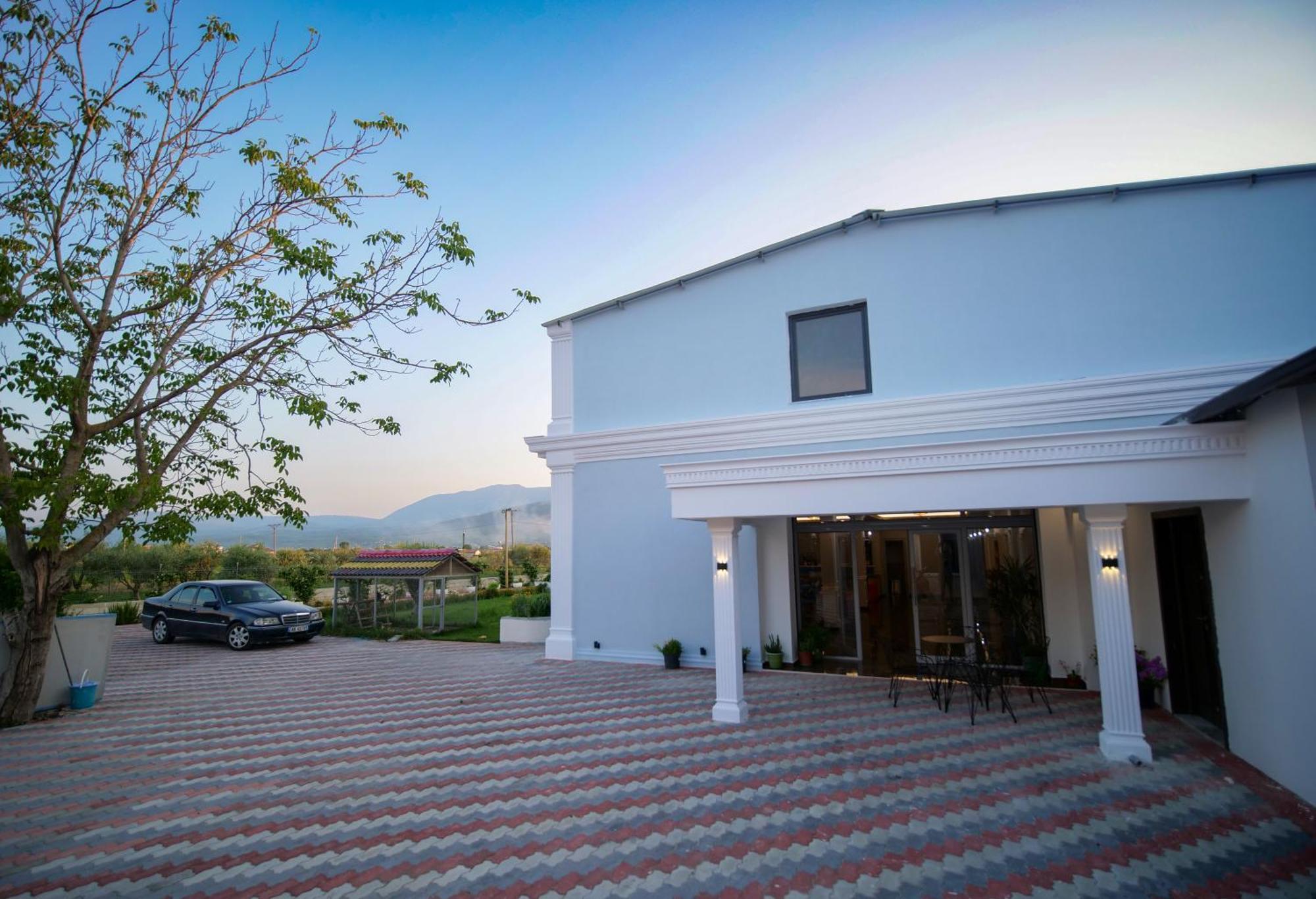 Hanna & Solei Hotel Berat Bagian luar foto